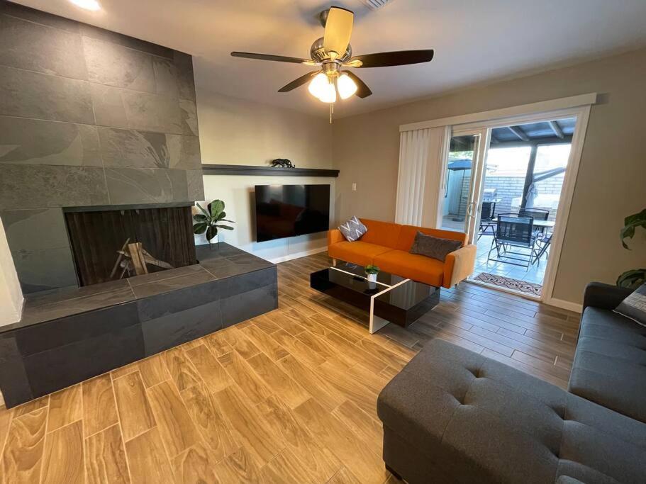Appartement New Midtown Modern With Backyard