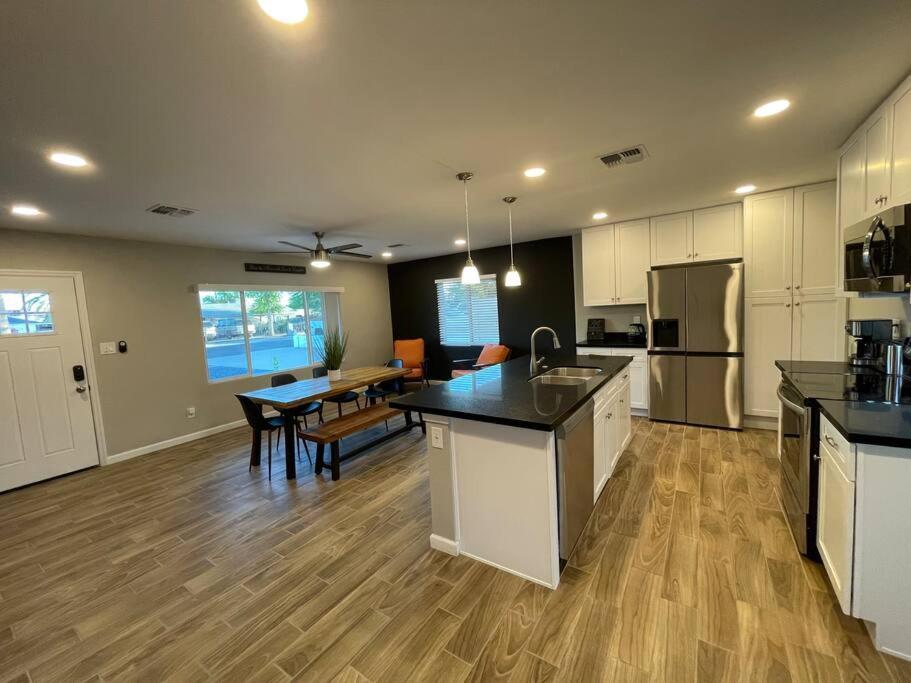 Appartement New Midtown Modern With Backyard Phoenix
