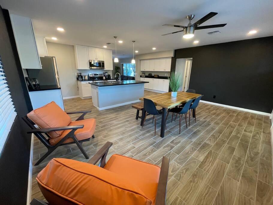 Appartement New Midtown Modern With Backyard *
