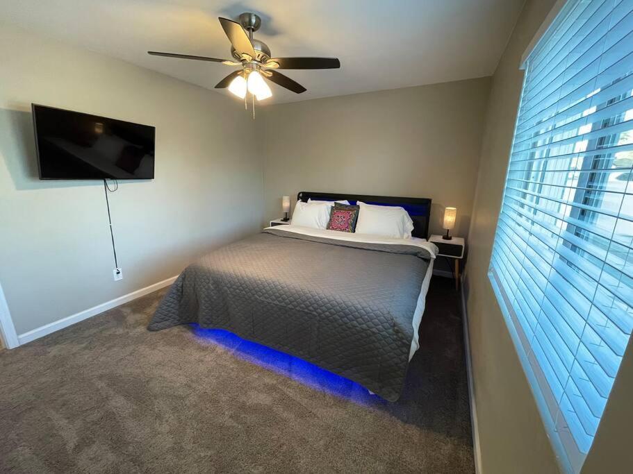 Appartement New Midtown Modern With Backyard